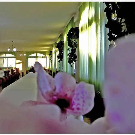 Smeraldo Affitta בית הארחה איזולה רוסה